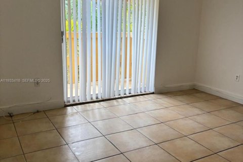 Снять в аренду кондоминиум в Норт-Майами-Бич, Флорида 2 спальни, 71.07м2, № 1991404 - фото 5