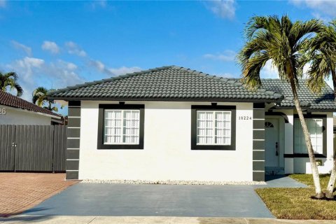 House in Miami, Florida 4 bedrooms, 122.17 sq.m. № 2025675