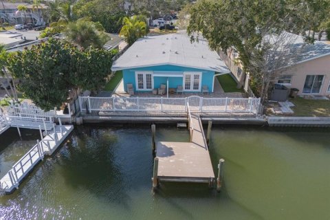 Immobilier commercial à vendre à Indian Rocks Beach, Floride: 4 chambres, 192.96 m2 № 2118651 - photo 13