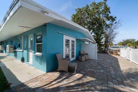 Immobilier commercial à vendre à Indian Rocks Beach, Floride: 4 chambres, 192.96 m2 № 2118651 - photo 15
