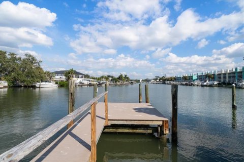 Immobilier commercial à vendre à Indian Rocks Beach, Floride: 4 chambres, 192.96 m2 № 2118651 - photo 16