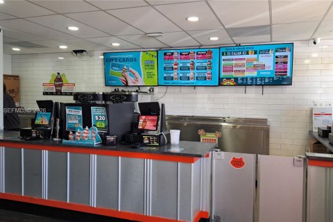 Купить коммерческую недвижимость в Лайтхаус-Пойнт, Флорида № 2055432 - фото 2