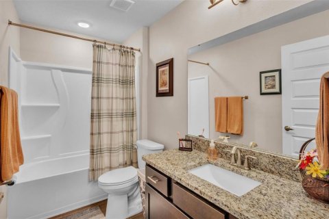 House in Auburndale, Florida 3 bedrooms, 183.02 sq.m. № 1655892 - photo 9