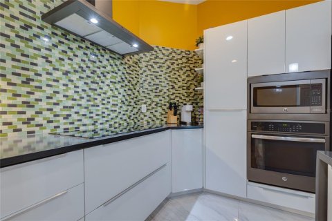 Casa en venta en Largo, Florida, 3 dormitorios, 167.32 m2 № 1657293 - foto 12
