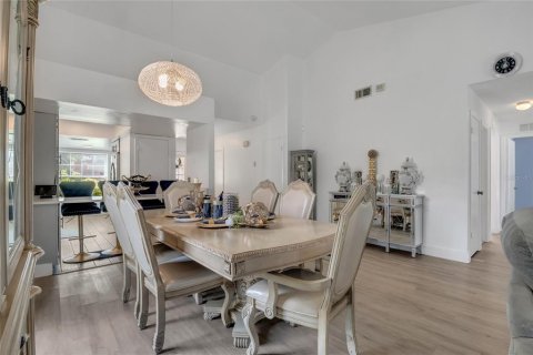 Casa en venta en Orlando, Florida, 3 dormitorios, 132.57 m2 № 1908117 - foto 12