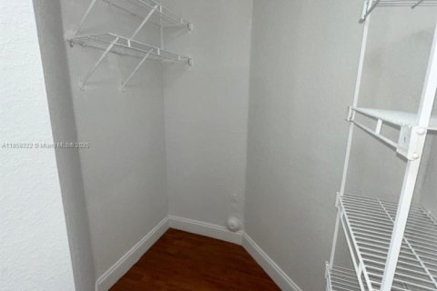 Condominio en venta en Hialeah, Florida, 3 dormitorios, 113.34 m2 № 2013752 - foto 25