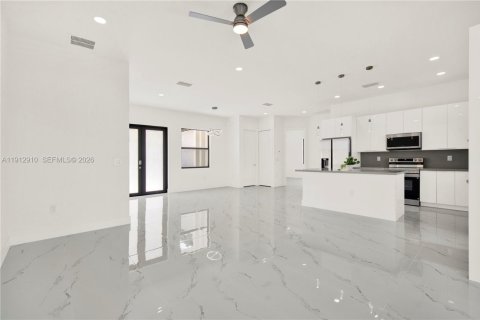 Купить виллу или дом в Лихай-Эйкерс, Флорида 4 спальни, 152.55м2, № 1969254 - фото 10