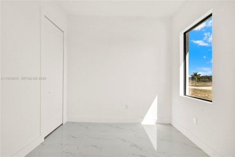 Купить виллу или дом в Лихай-Эйкерс, Флорида 4 спальни, 152.55м2, № 1969254 - фото 14