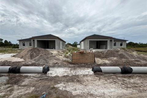 Купить виллу или дом в Лихай-Эйкерс, Флорида 4 спальни, 152.55м2, № 1969254 - фото 2