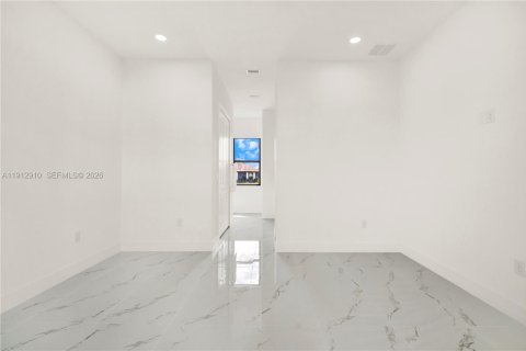 Купить виллу или дом в Лихай-Эйкерс, Флорида 4 спальни, 152.55м2, № 1969254 - фото 16