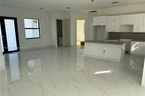 Купить виллу или дом в Лихай-Эйкерс, Флорида 4 спальни, 152.55м2, № 1969254 - фото 6