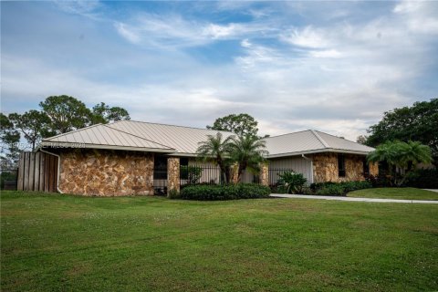 Villa ou maison à vendre à Jupiter, Floride: 4 chambres, 300.07 m2 № 2267997 - photo 4