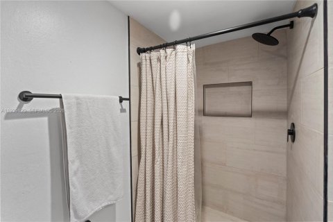 Купить кондоминиум в Майами, Флорида 2 спальни, 91.32м2, № 1997079 - фото 20