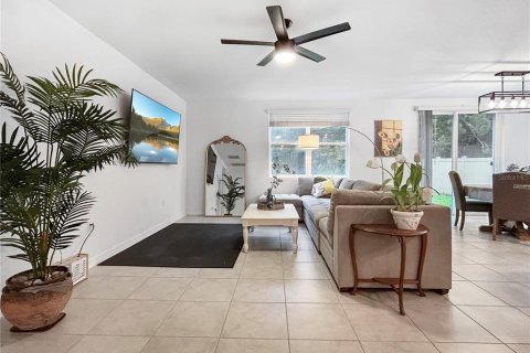 House in Davenport, Florida 4 bedrooms, 190.45 sq.m. № 1885164 - photo 5