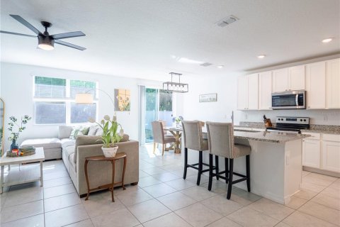 House in Davenport, Florida 4 bedrooms, 190.45 sq.m. № 1885164 - photo 6