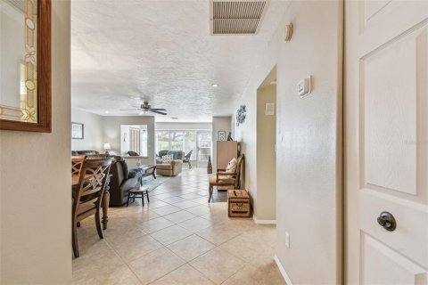 Condo in Bradenton, Florida, 2 bedrooms  № 1571799 - photo 27