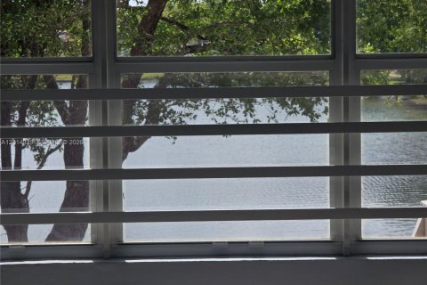 Copropriété à louer à Miami, Floride: 1 chambre, 37.81 m2 № 2076326 - photo 3