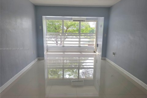 Condo à Miami, Floride, 1 chambre  № 2076326