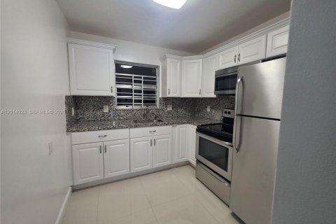 Copropriété à louer à Miami, Floride: 1 chambre, 37.81 m2 № 2076326 - photo 5