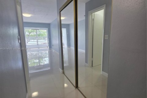 Copropriété à louer à Miami, Floride: 1 chambre, 37.81 m2 № 2076326 - photo 7
