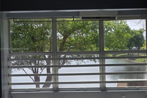 Copropriété à louer à Miami, Floride: 1 chambre, 37.81 m2 № 2076326 - photo 2