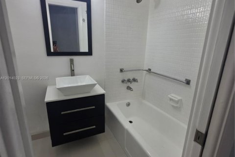 Copropriété à louer à Miami, Floride: 1 chambre, 37.81 m2 № 2076326 - photo 6