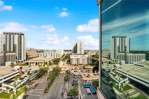 Copropriété à vendre à Tampa, Floride: 2 chambres, 107.49 m2 № 2401068 - photo 5
