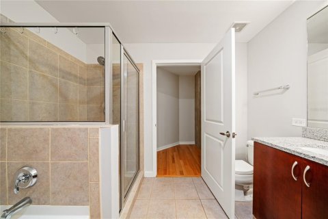 Copropriété à vendre à Tampa, Floride: 2 chambres, 107.49 m2 № 2401068 - photo 12