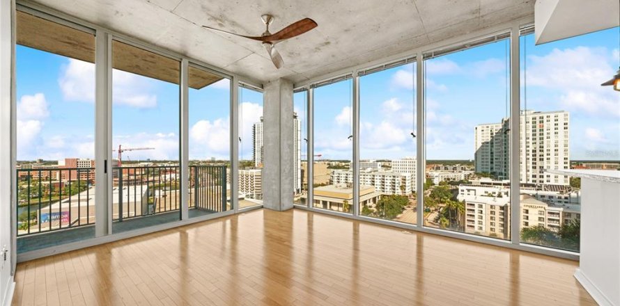 Condo à Tampa, Floride, 2 chambres  № 2401068