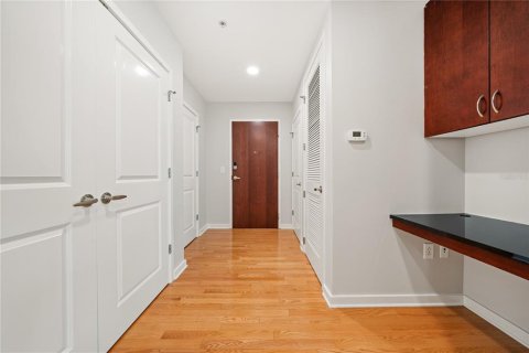 Copropriété à vendre à Tampa, Floride: 2 chambres, 107.49 m2 № 2401068 - photo 18