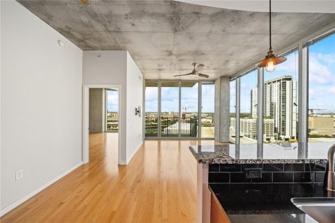 Copropriété à vendre à Tampa, Floride: 2 chambres, 107.49 m2 № 2401068 - photo 3
