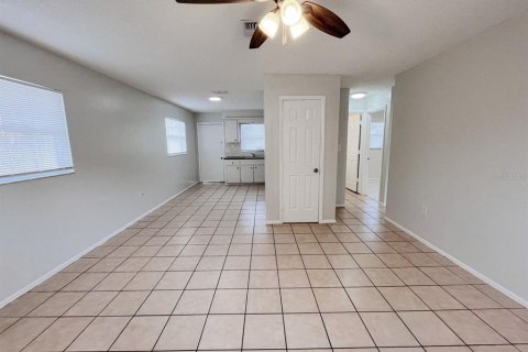 Apartment in Holiday, Florida 2 bedrooms, 145.67 sq.m. № 2217769 - photo 5