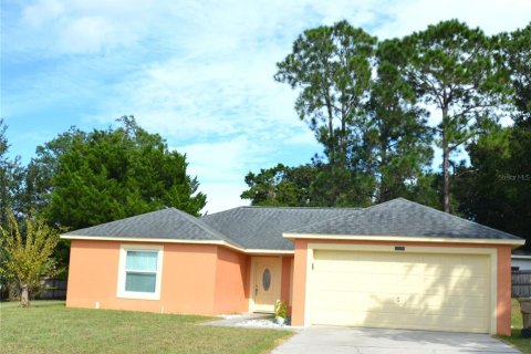 House in Clermont, Florida 4 bedrooms, 132.11 sq.m. № 2391464