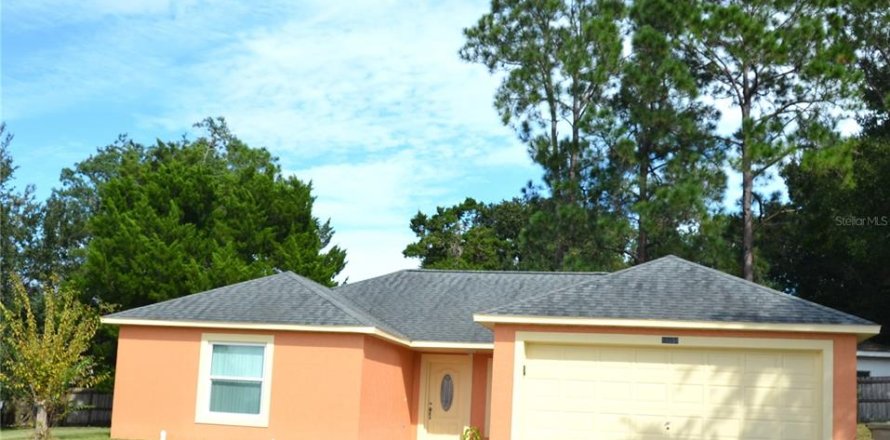 House in Clermont, Florida 4 bedrooms, 132.11 sq.m. № 2391464