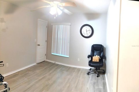 House in Clermont, Florida 4 bedrooms, 132.11 sq.m. № 2391464 - photo 8