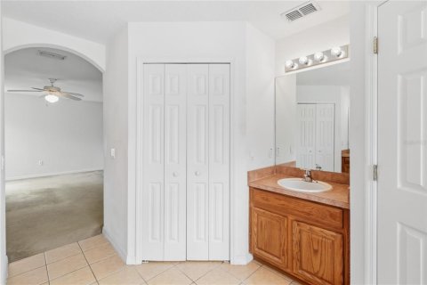 Villa ou maison à louer à Kissimmee, Floride: 5 chambres, 238.29 m2 № 2385843 - photo 23