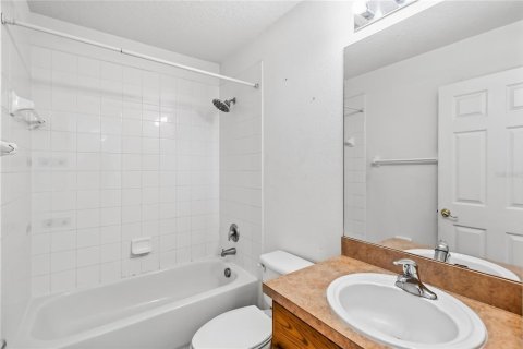 Villa ou maison à louer à Kissimmee, Floride: 5 chambres, 238.29 m2 № 2385843 - photo 25