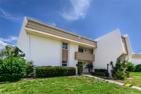 Copropriété à louer à Punta Gorda, Floride: 2 chambres, 103.49 m2 № 2406595 - photo 2