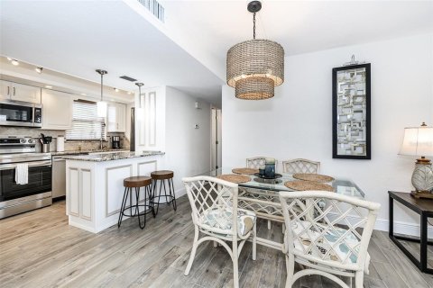 Copropriété à louer à Punta Gorda, Floride: 2 chambres, 103.49 m2 № 2406595 - photo 11