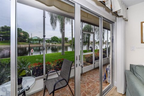 Copropriété à louer à Punta Gorda, Floride: 2 chambres, 103.49 m2 № 2406595 - photo 15