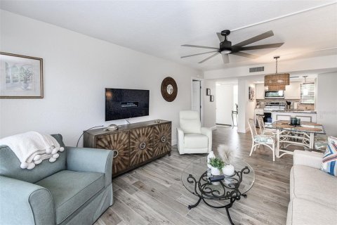 Copropriété à louer à Punta Gorda, Floride: 2 chambres, 103.49 m2 № 2406595 - photo 16