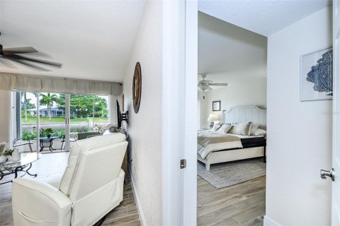 Copropriété à louer à Punta Gorda, Floride: 2 chambres, 103.49 m2 № 2406595 - photo 25