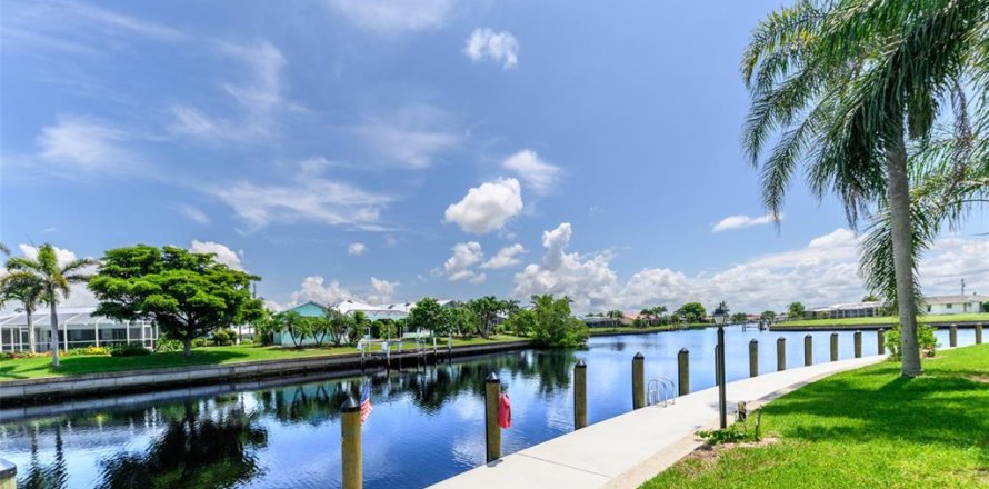 Condo à Punta Gorda, Floride, 2 chambres  № 2406595