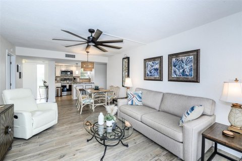 Copropriété à louer à Punta Gorda, Floride: 2 chambres, 103.49 m2 № 2406595 - photo 17