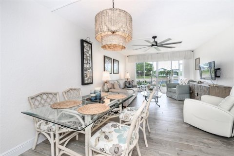 Copropriété à louer à Punta Gorda, Floride: 2 chambres, 103.49 m2 № 2406595 - photo 12