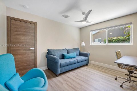 House in Dania Beach, Florida 5 bedrooms, 151.8 sq.m. № 1920521 - photo 29