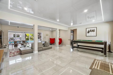 House in Dania Beach, Florida 5 bedrooms, 151.8 sq.m. № 1920521 - photo 9