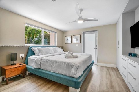 House in Dania Beach, Florida 5 bedrooms, 151.8 sq.m. № 1920521 - photo 30