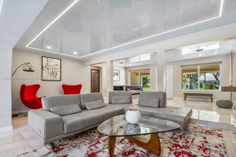 House in Dania Beach, Florida 5 bedrooms, 151.8 sq.m. № 1920521 - photo 12