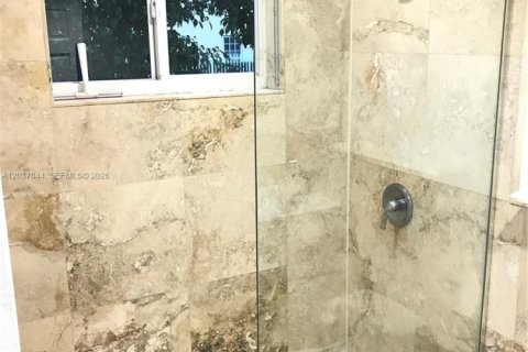 Снять в аренду кондоминиум в Майами-Бич, Флорида 37.63м2, № 2154206 - фото 8